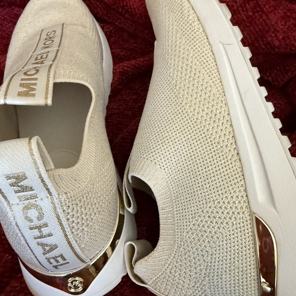 Michael Kors Sz 10 Gold Metallic Knit Slip-On Sneakers - Picture 3 of 9